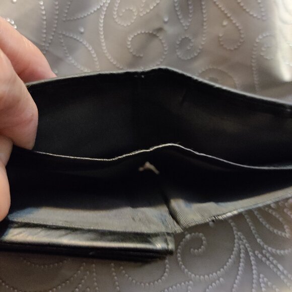 Genuine Eel Skin Black Pocket Bifold Wallet – Slim Design, 6 Card Slots - Picture 7 of 12